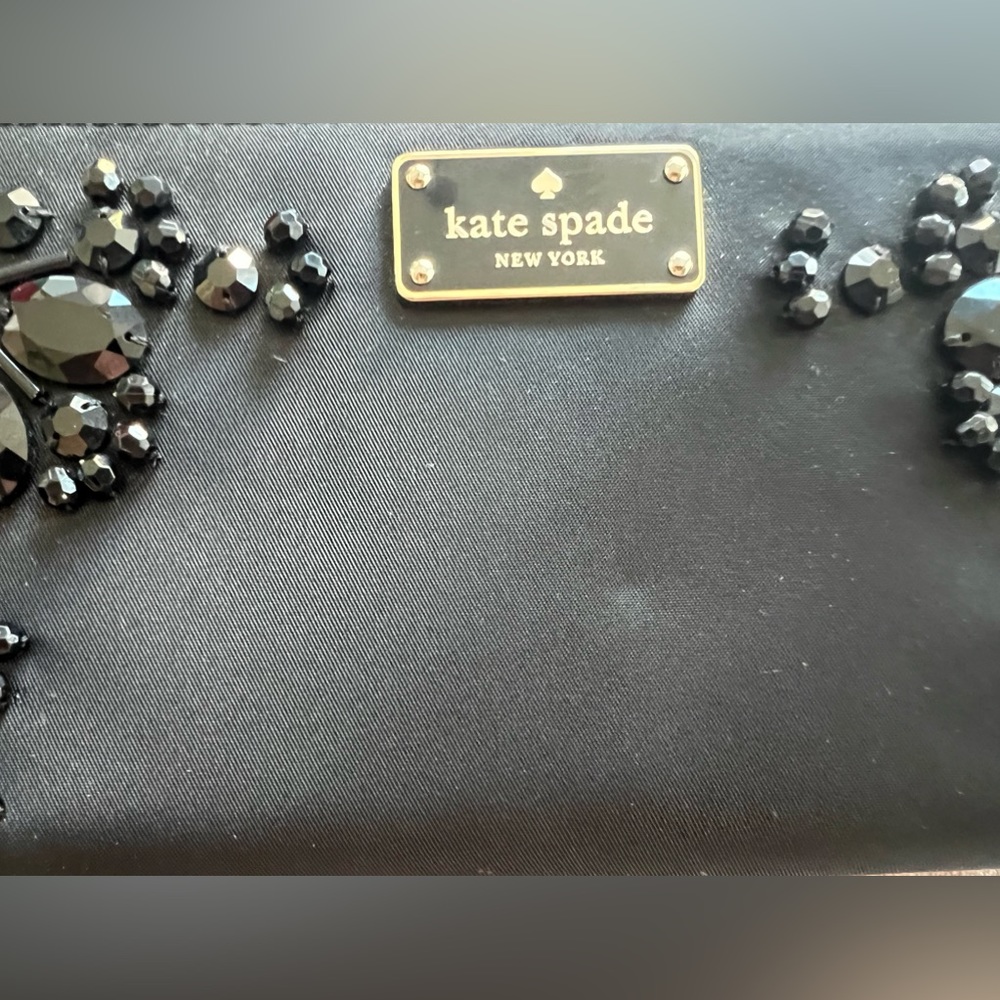 GUC Kate Spade Wallet. Wilson Road Embellished Wallet